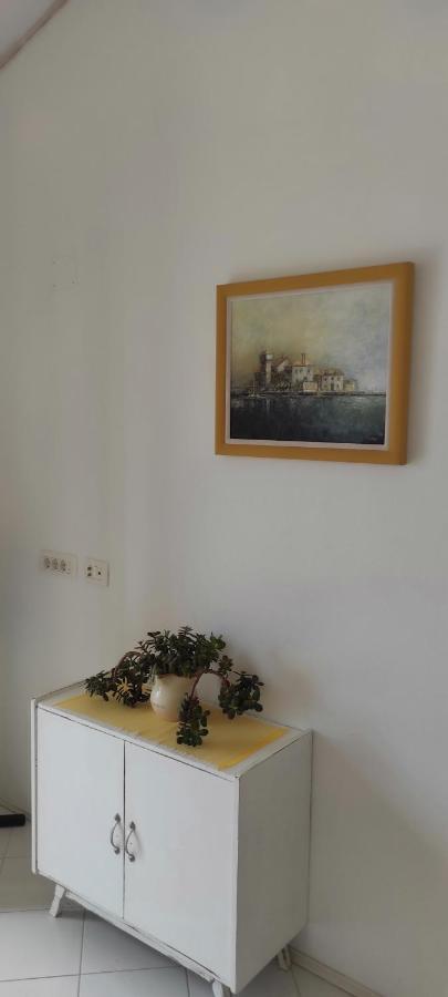 Sea Breeze Apartments With Private Beach And Boat Anchorage Stara Novalja Exterior foto