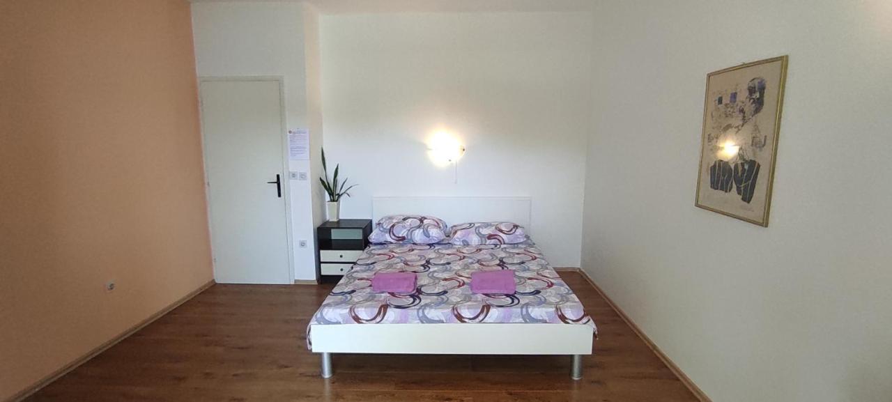 Sea Breeze Apartments With Private Beach And Boat Anchorage Stara Novalja Exterior foto