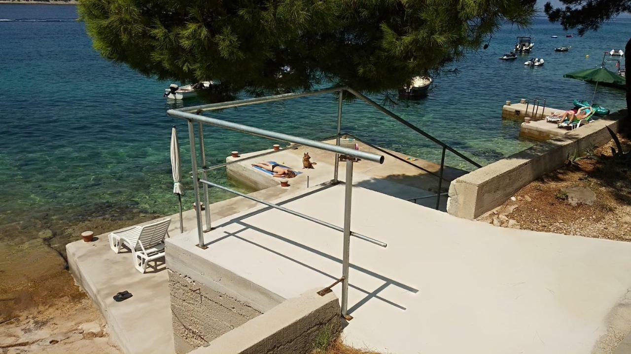 Sea Breeze Apartments With Private Beach And Boat Anchorage Stara Novalja Exterior foto